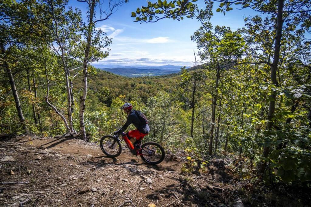 *Nouveaute* Foyer Au Bois, Plage, Montagne Et + Magog Bagian luar foto
